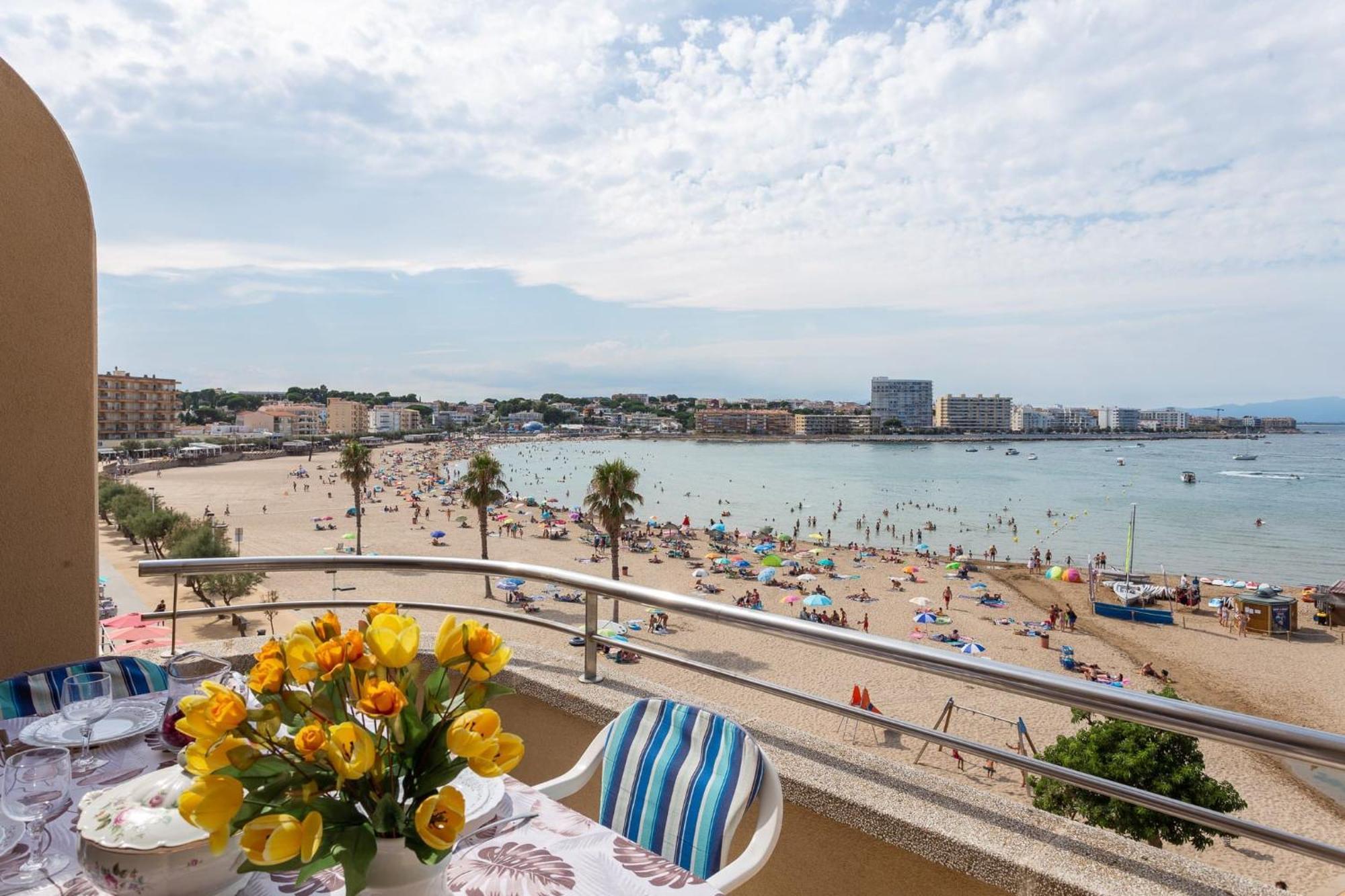 Passeig Del Mar Apartment L'Escala Exterior photo
